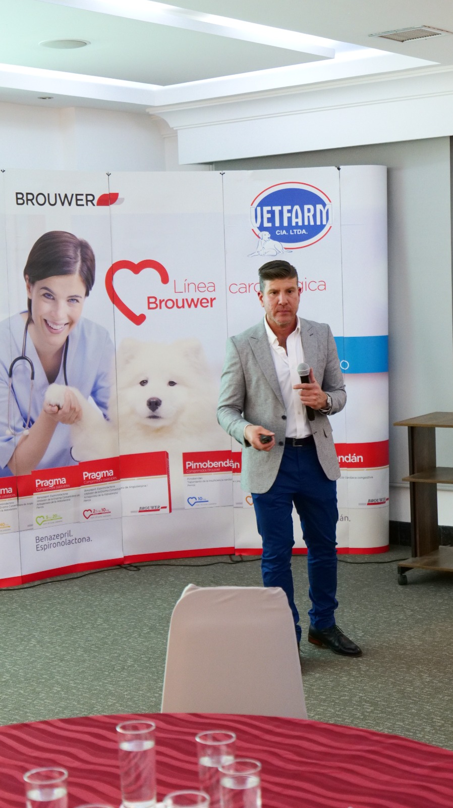 Conferencia de cardiología canina y felina